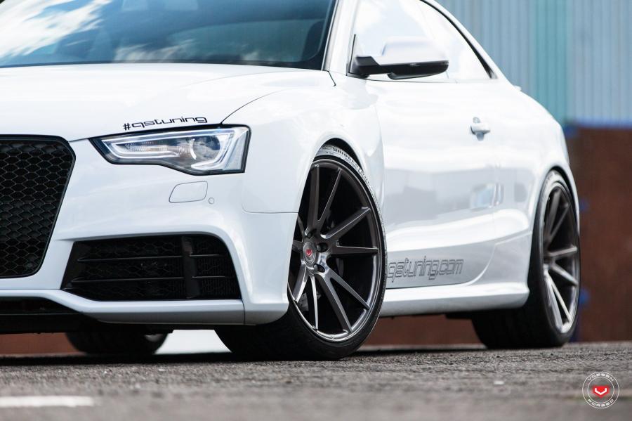 Детали экстерьера Audi RS5 Coupe on Vossen Wheels (VPS-301) 2017 года  (фото 15 из 48)